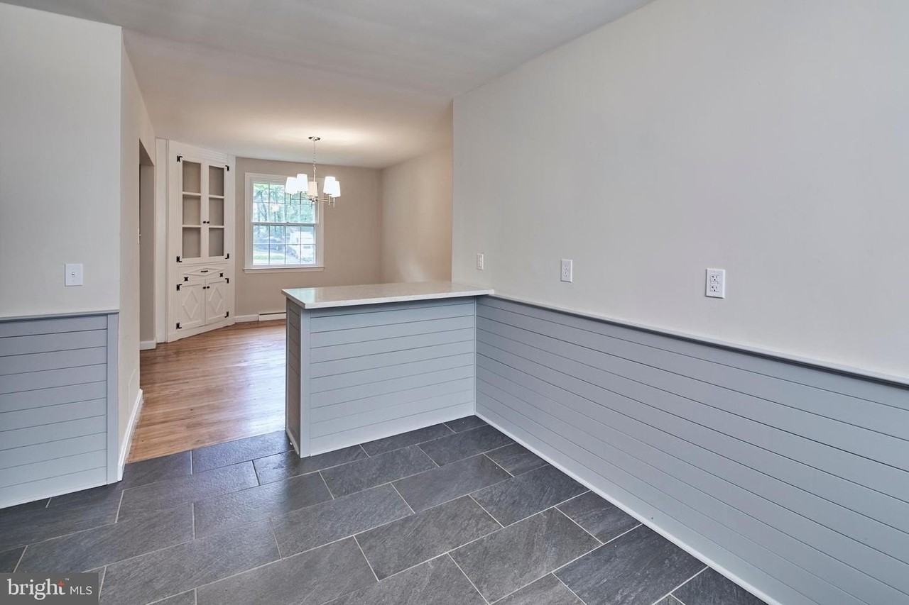 506 Foulkstone Rd - Photo 7 of 19