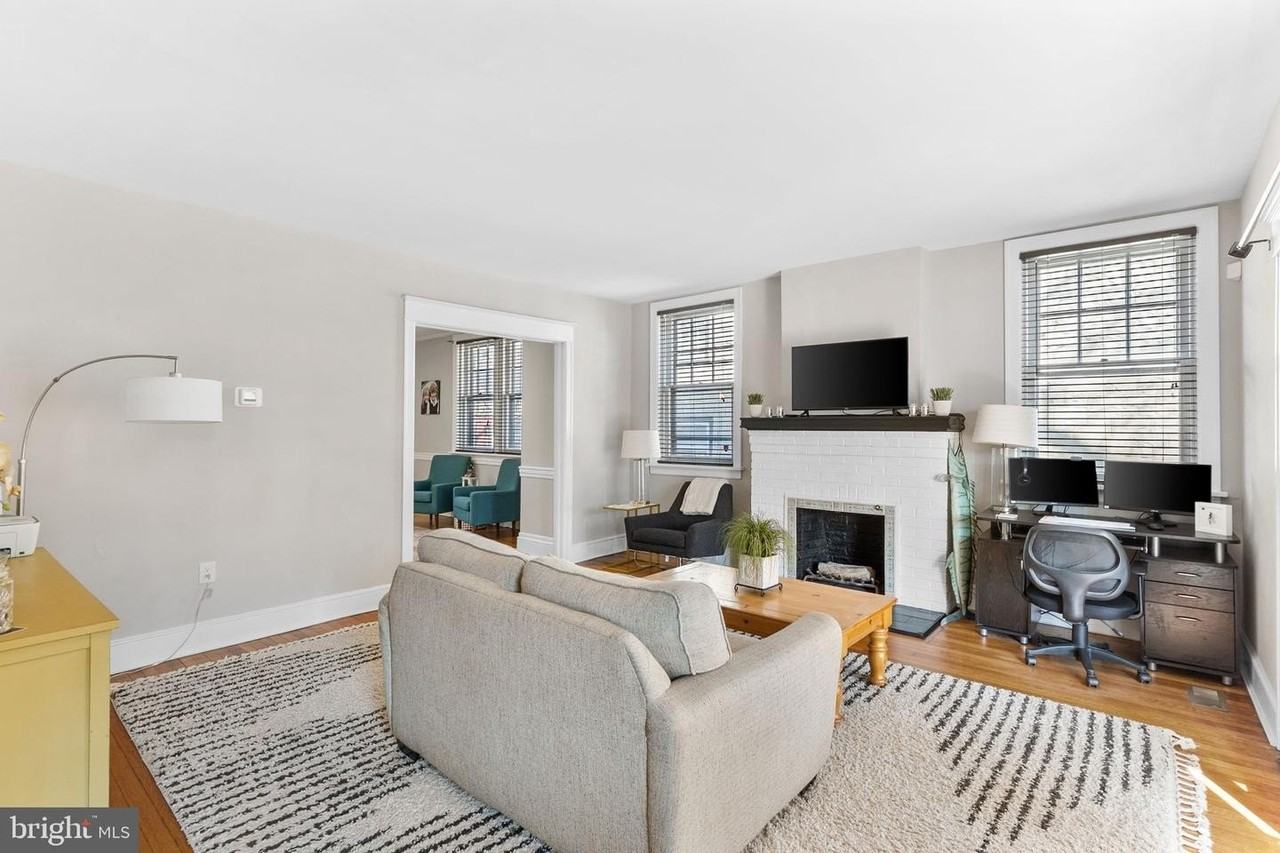706 W 21st St - Photo 5 of 20