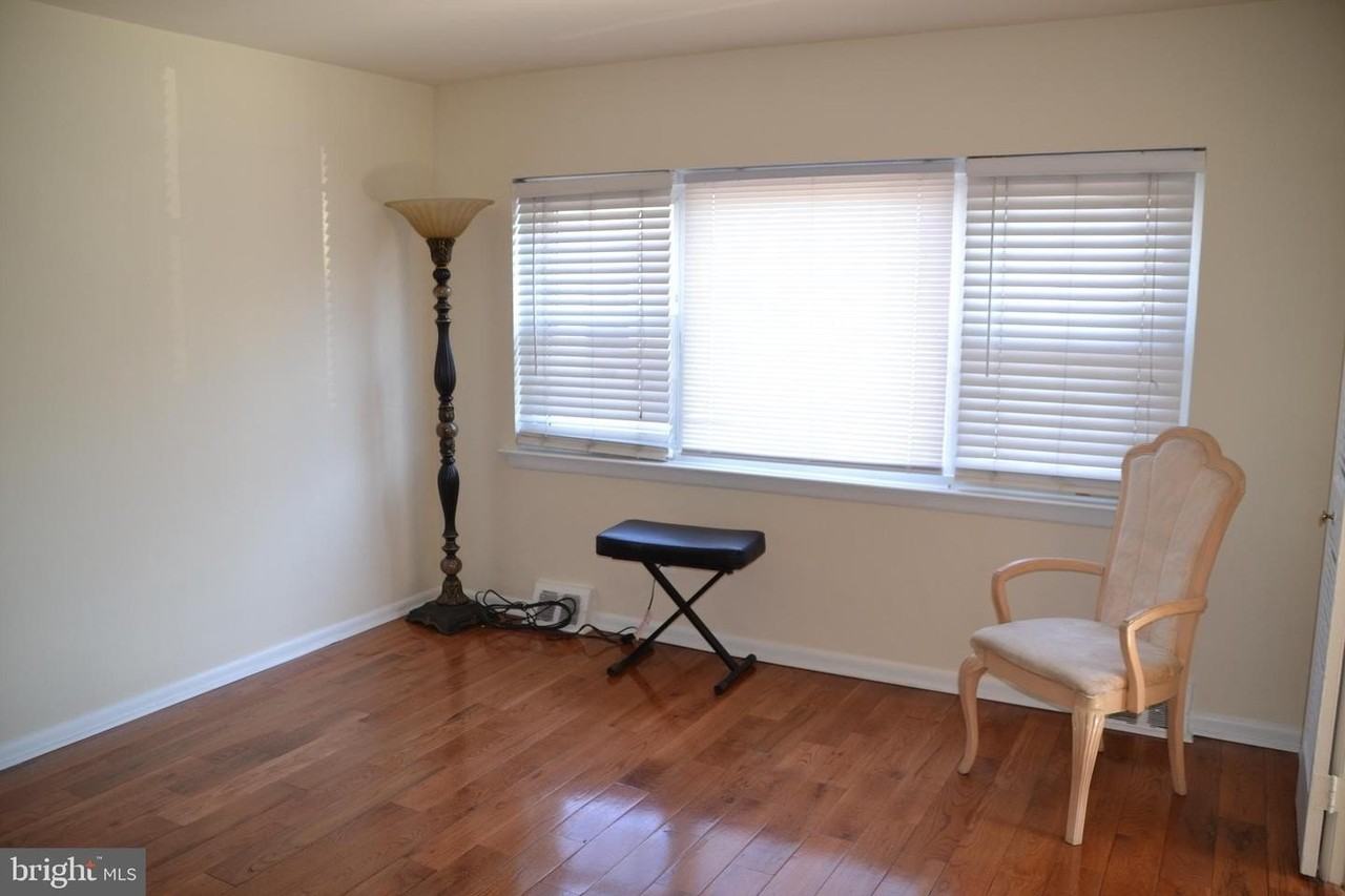 246 Ardmore Ave - Photo 3 of 23