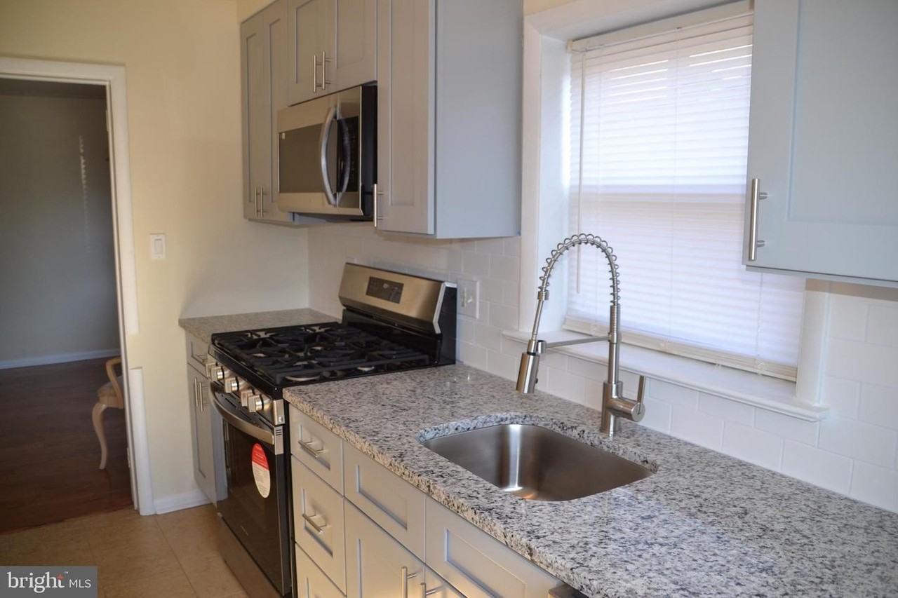 246 Ardmore Ave - Photo 7 of 23