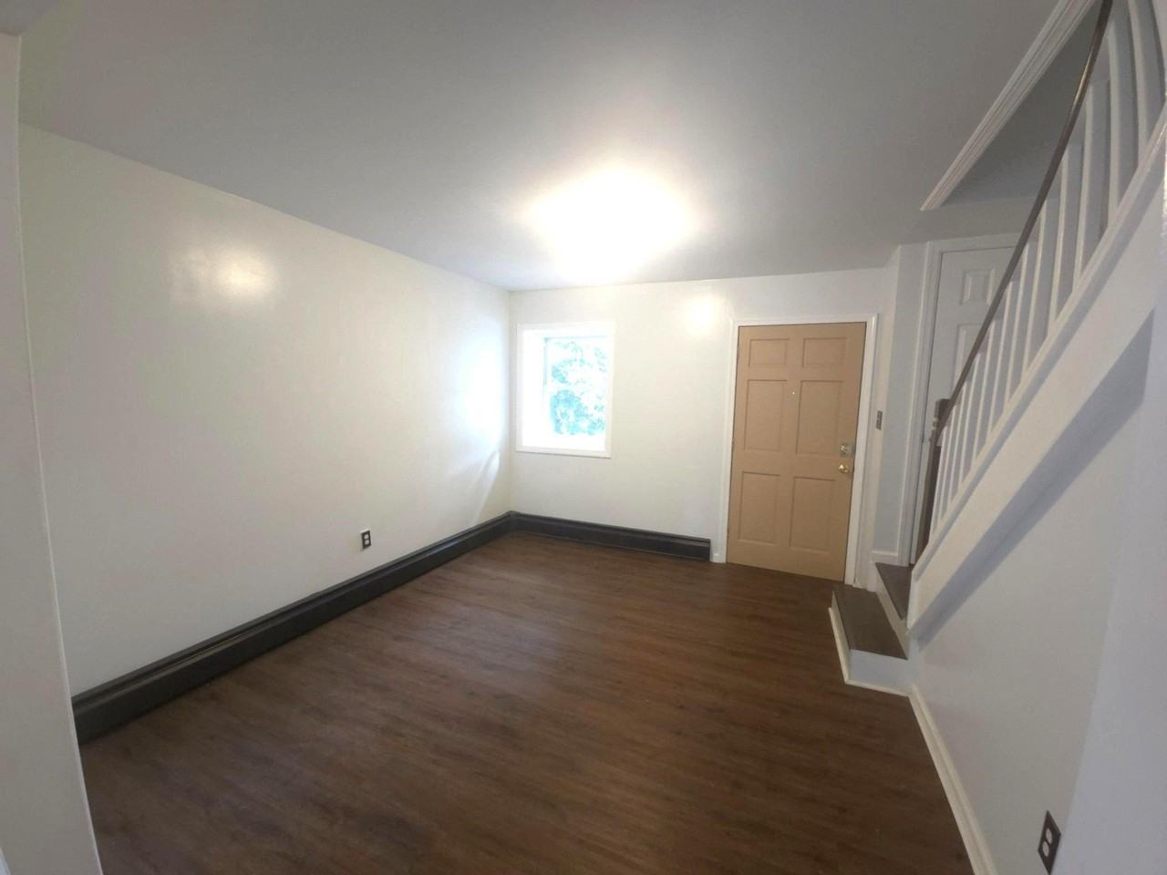 428 Croyden Rd - Photo 4 of 13