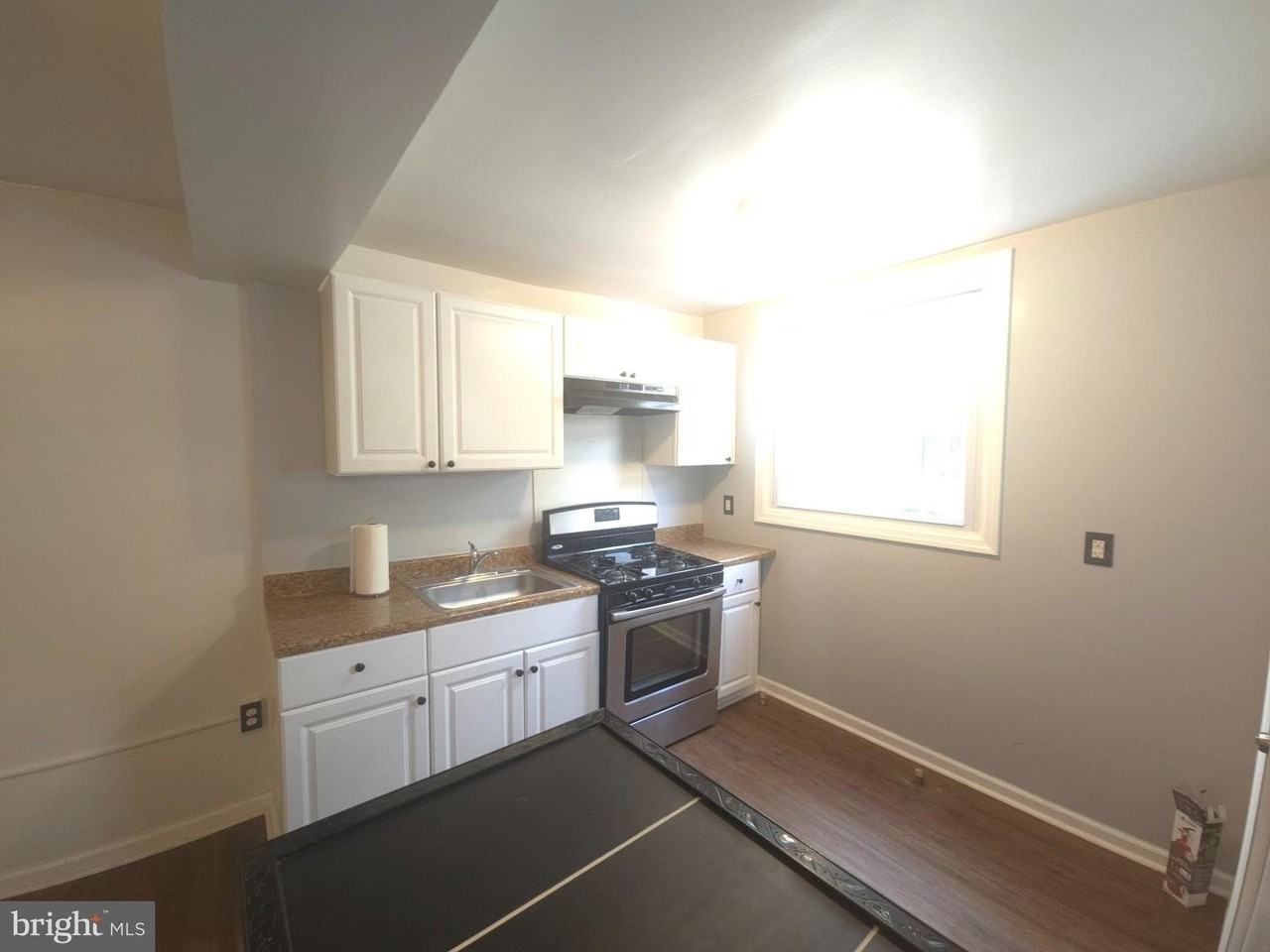 428 Croyden Rd - Photo 7 of 13