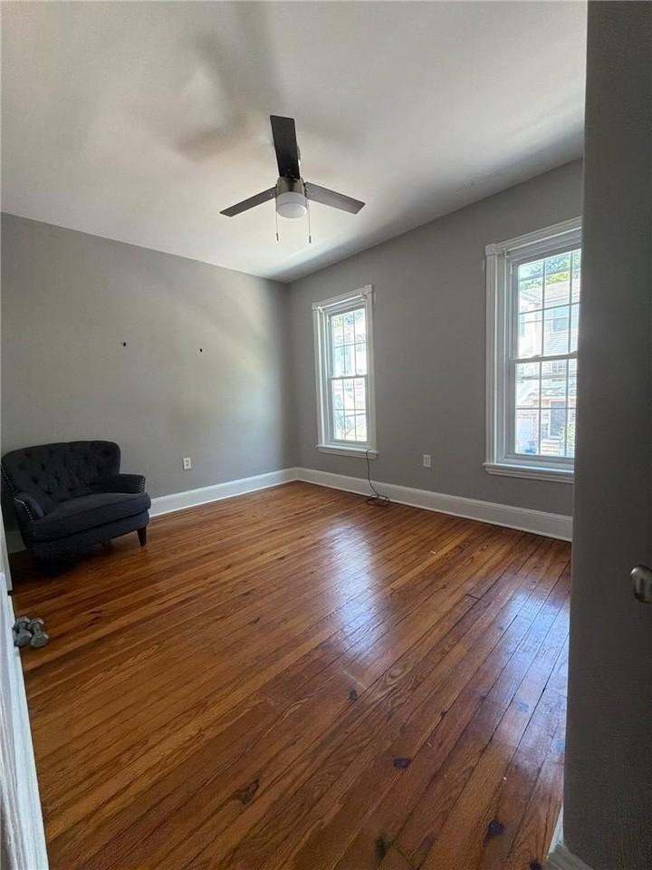 350 Dupont St - Photo 6 of 7