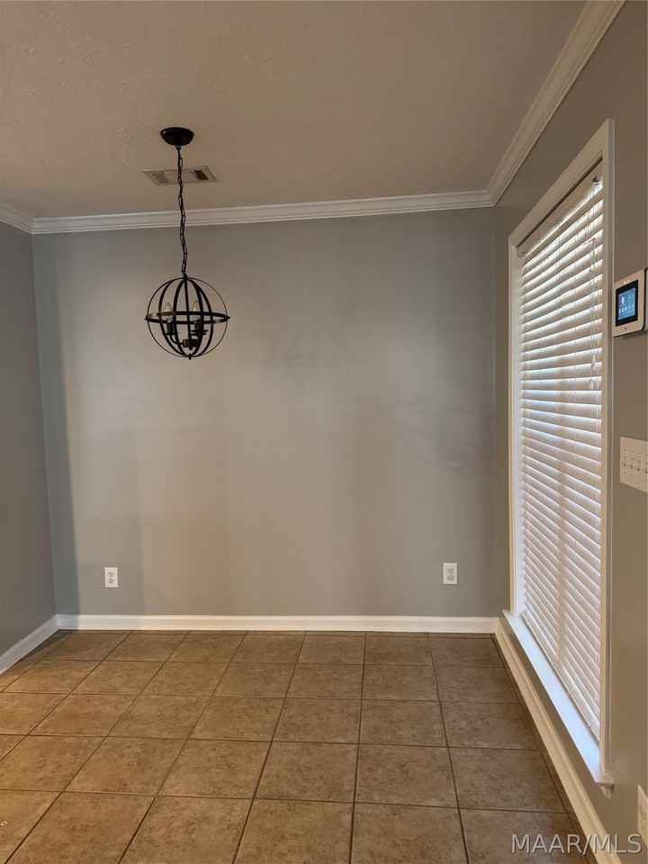 8737 Jamac Ln - Photo 7 of 19