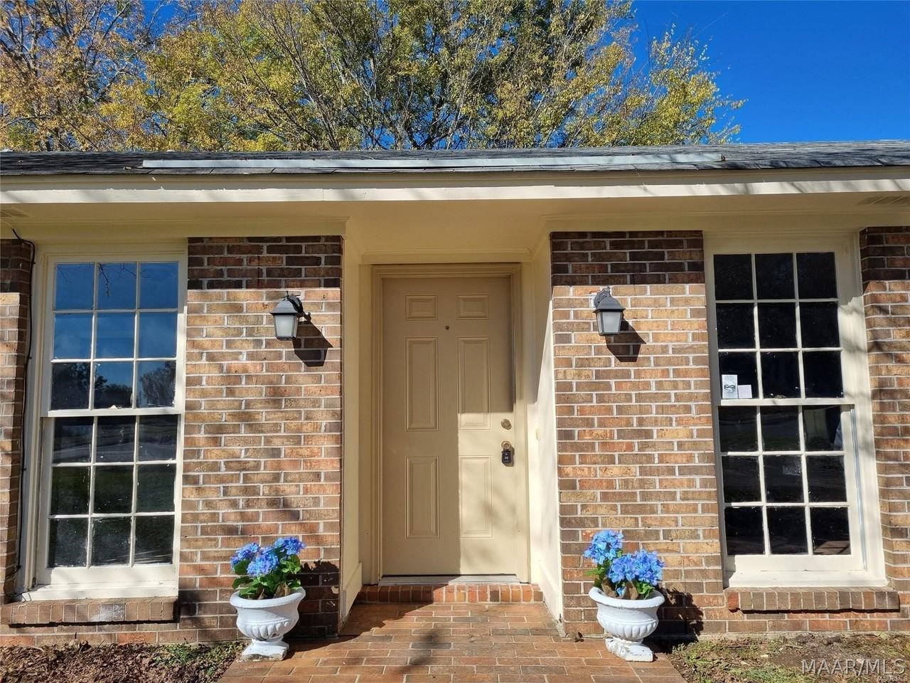 2044 Edinburgh Dr - Photo 3 of 34