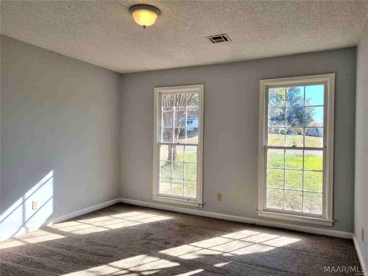 2044 Edinburgh Dr - Photo 7 of 34