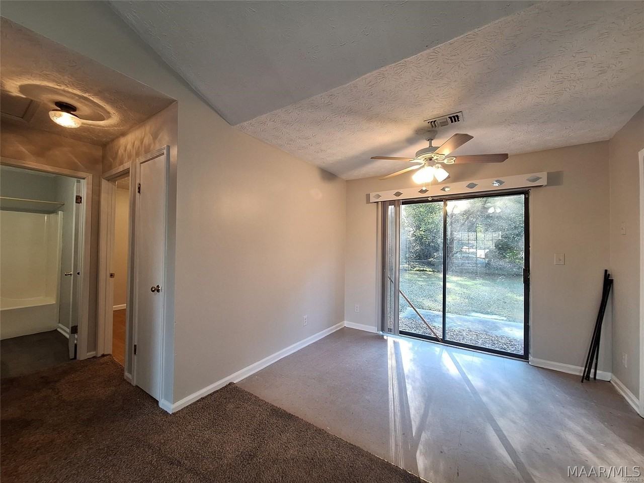 1377 Dunbarton Rd - Photo 7 of 18