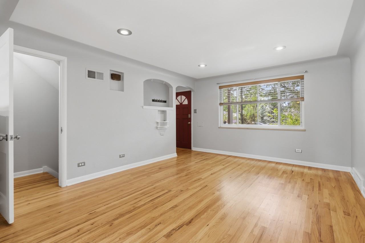 1316 Ivanhoe St #1 - Photo 4 of 28
