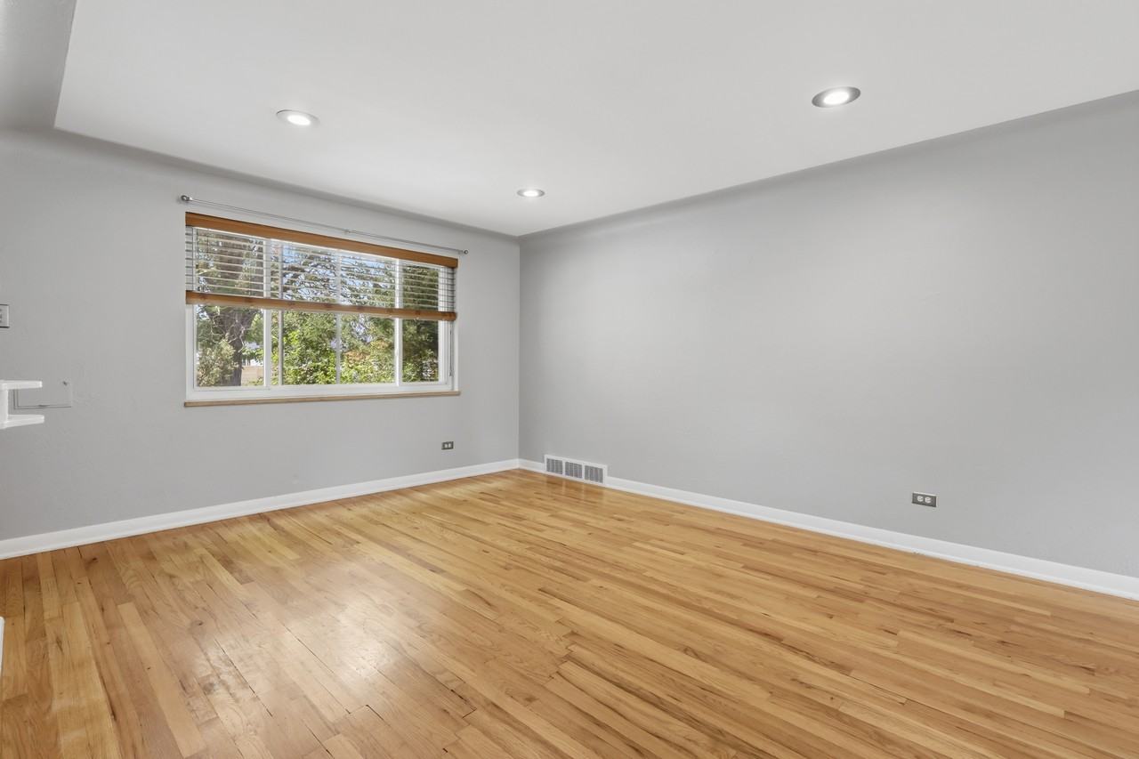 1316 Ivanhoe St #1 - Photo 6 of 28