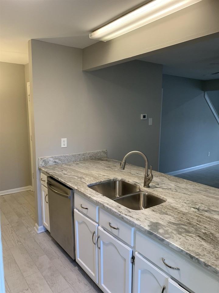 4834 Sturbridge Ln - Photo 3 of 7
