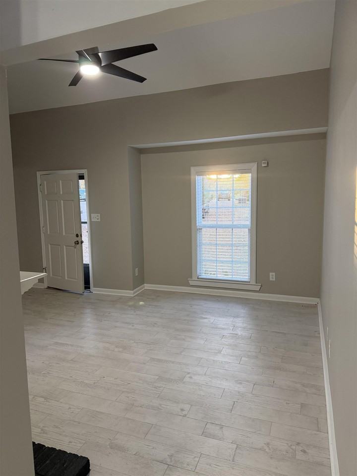 4834 Sturbridge Ln - Photo 5 of 7