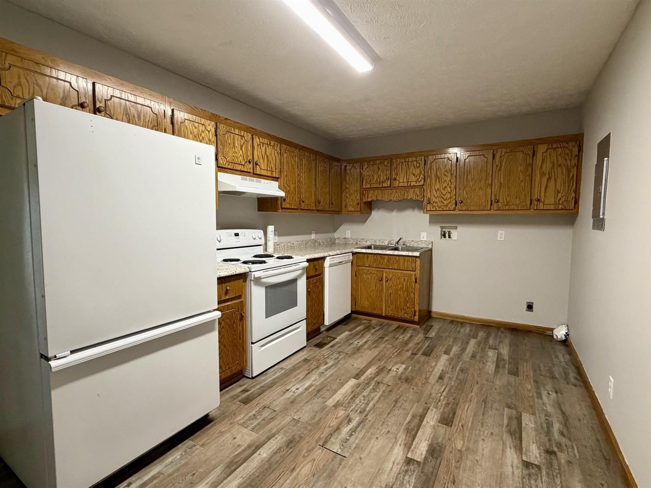 320 Samantha Cv - Photo 3 of 6