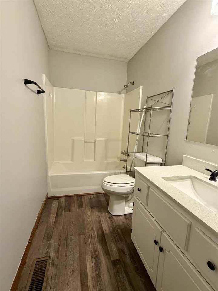320 Samantha Cv - Photo 5 of 6