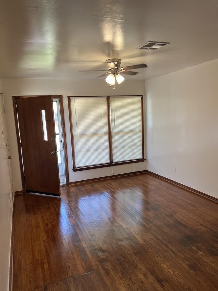 38 E 13th St #1 - Photo 5 of 21