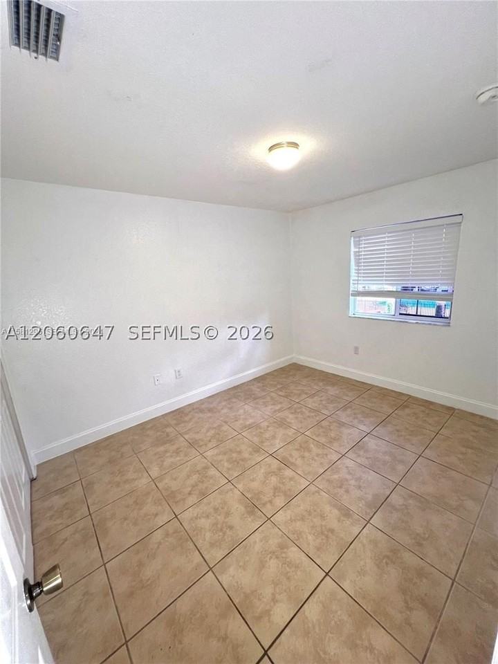 8885 Sw 221st Ter - Photo 4 of 12
