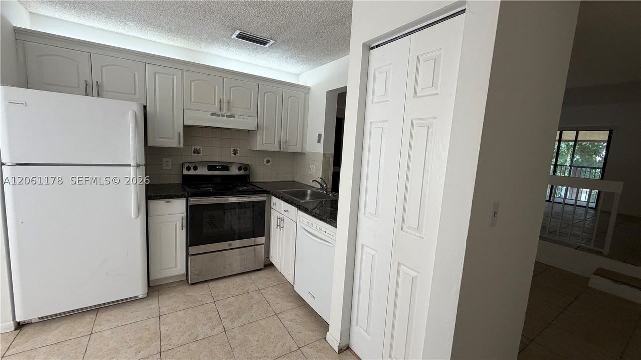 2550 Riverside Dr #223 - Photo 2 of 20