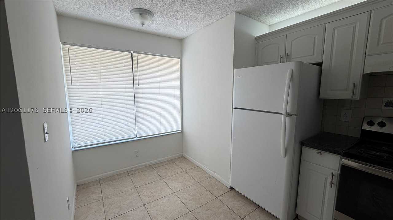 2550 Riverside Dr #223 - Photo 4 of 20