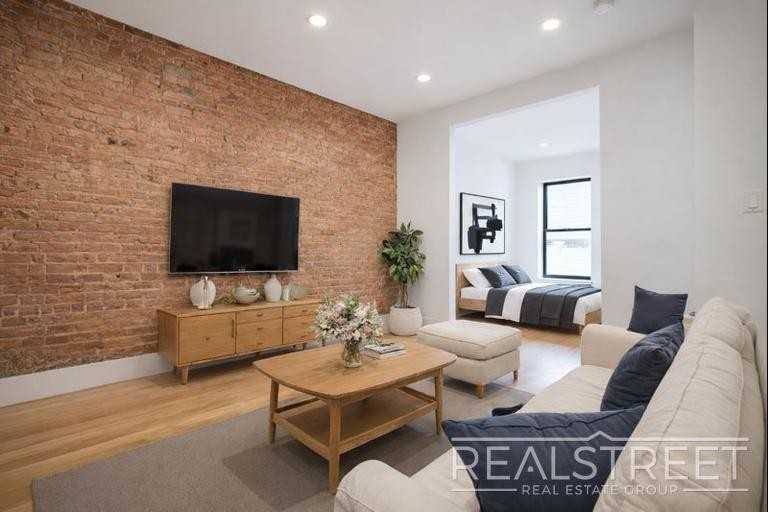 119 Ralph Ave
