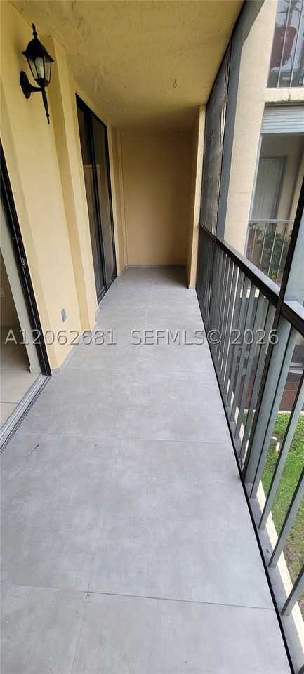 8005 Sw 107th Ave #222 - Photo 4 of 9