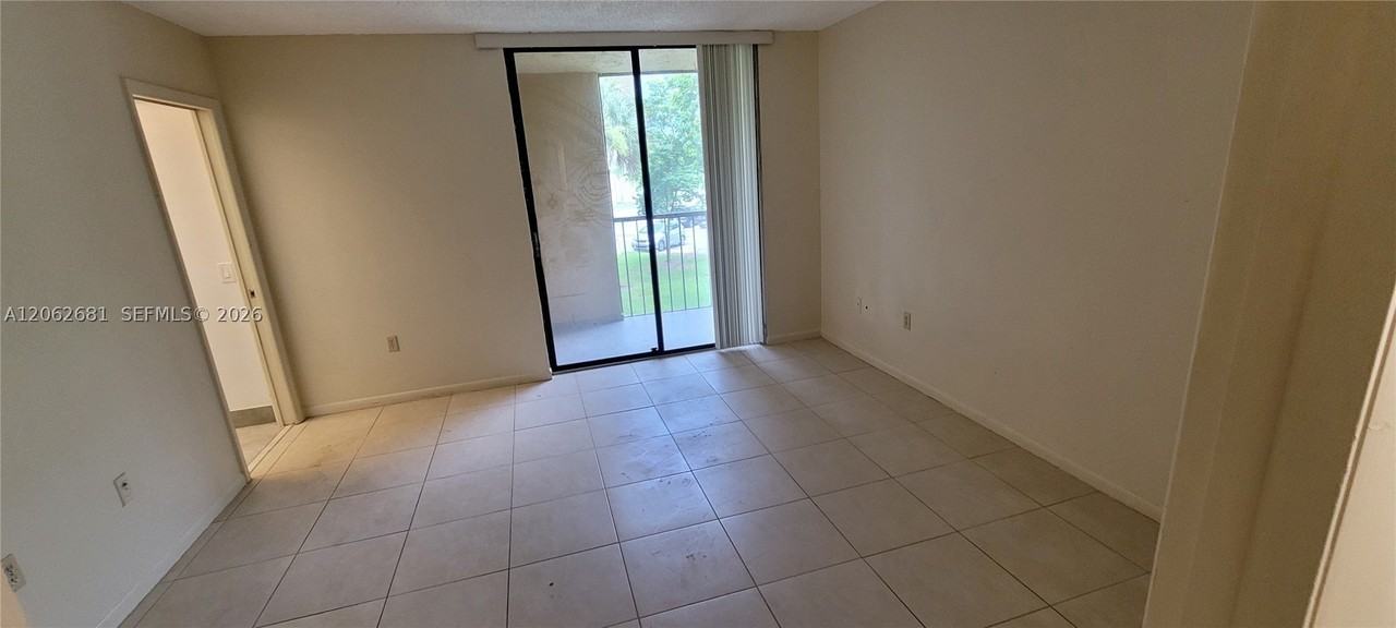 8005 Sw 107th Ave #222 - Photo 6 of 9