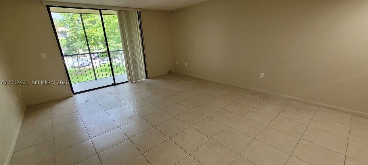 8005 Sw 107th Ave #222 - Photo 7 of 9