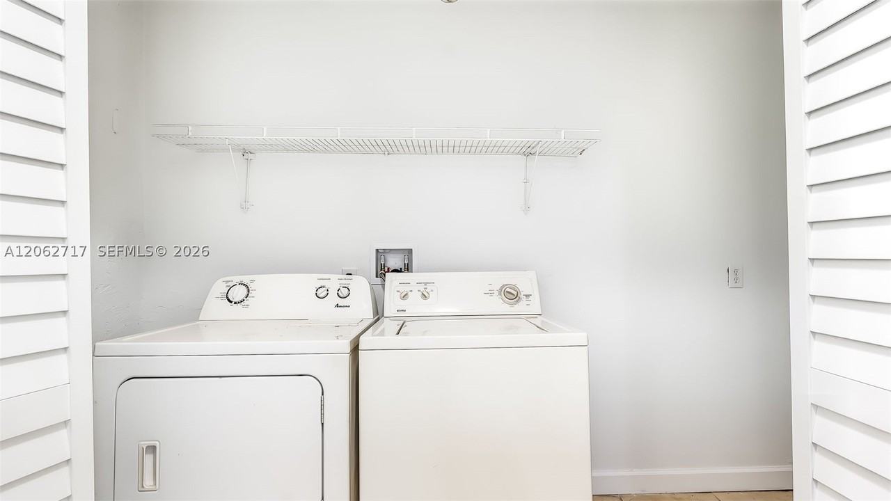 117 E 10th St - Photo 2 of 39