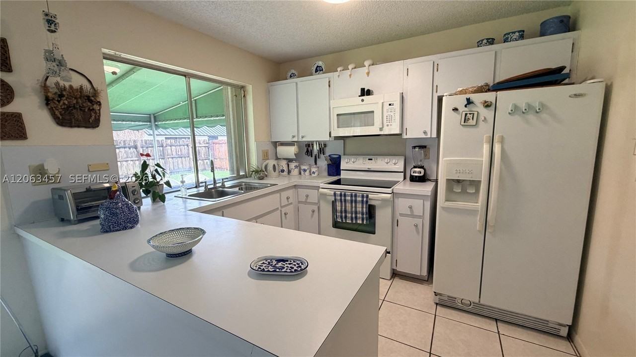 13325 Sw 100th Ter - Photo 3 of 17