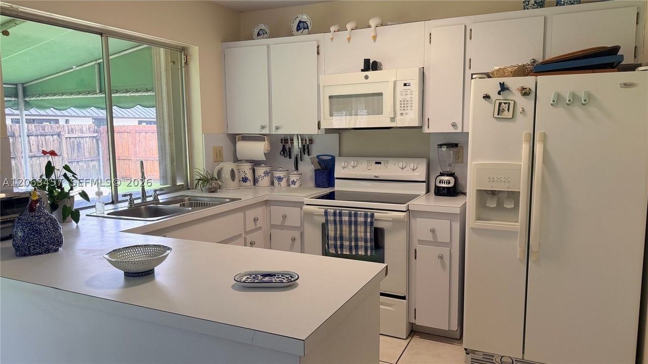 13325 Sw 100th Ter - Photo 4 of 17