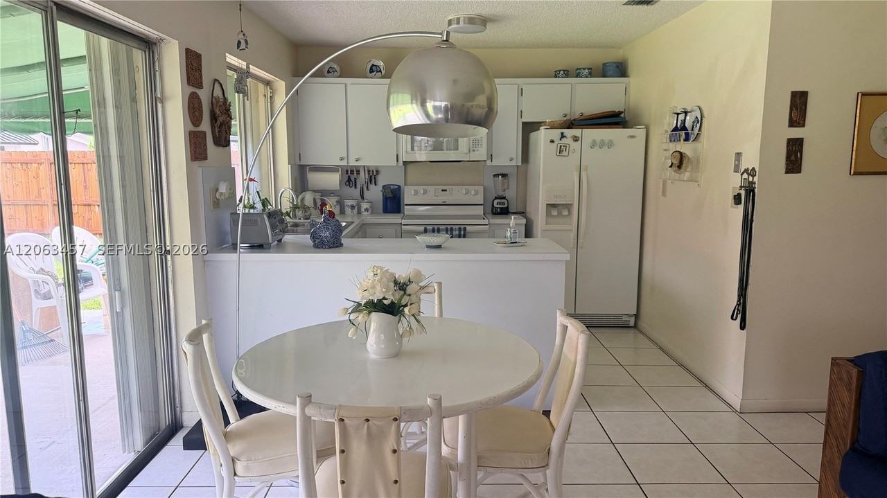 13325 Sw 100th Ter - Photo 5 of 17