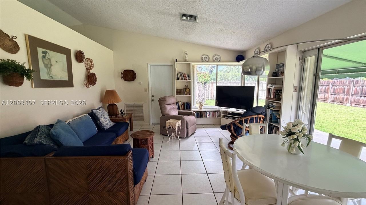 13325 Sw 100th Ter - Photo 6 of 17