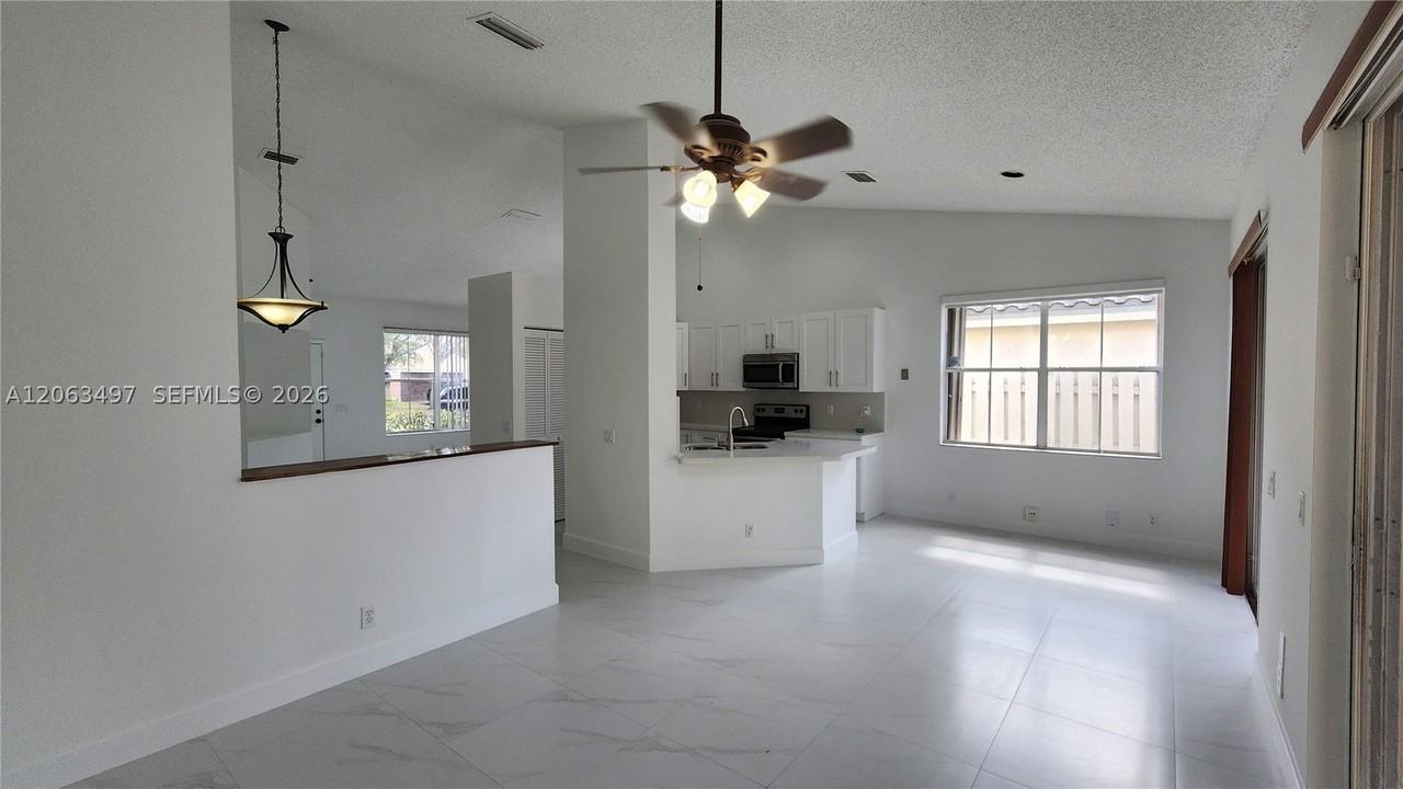 924 Falling Water Rd #924 - Photo 4 of 20