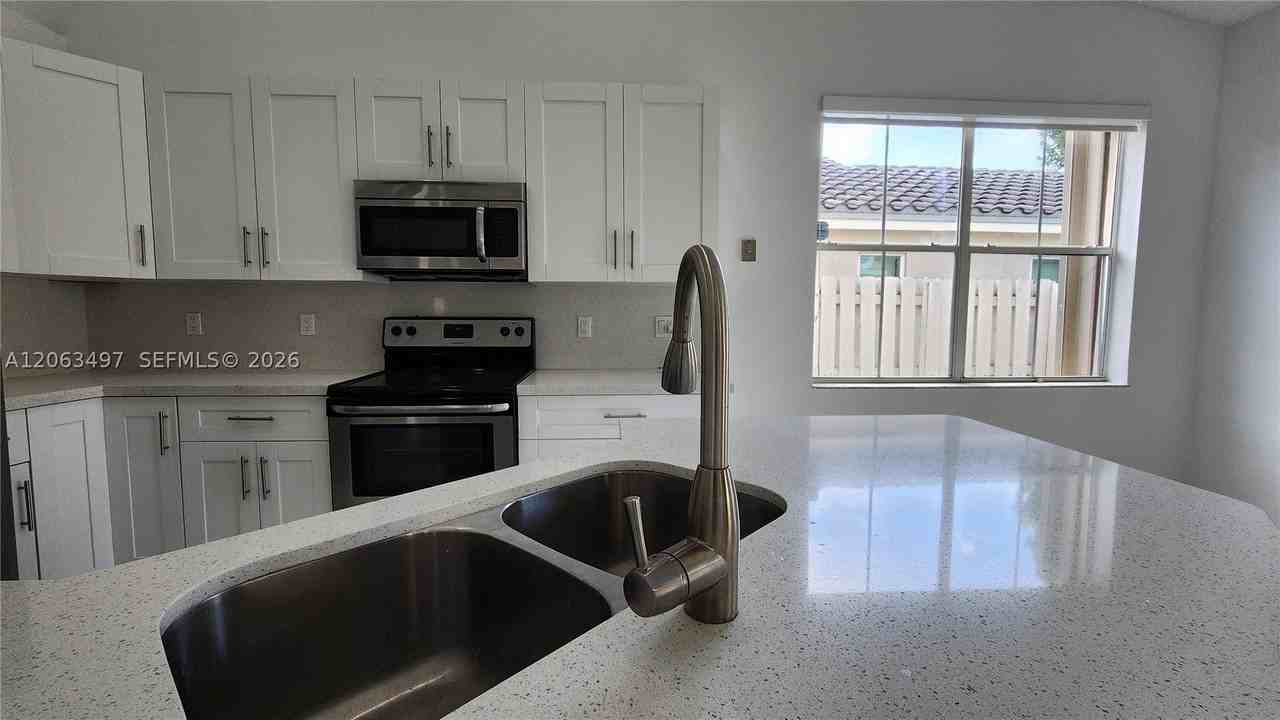 924 Falling Water Rd #924 - Photo 6 of 20
