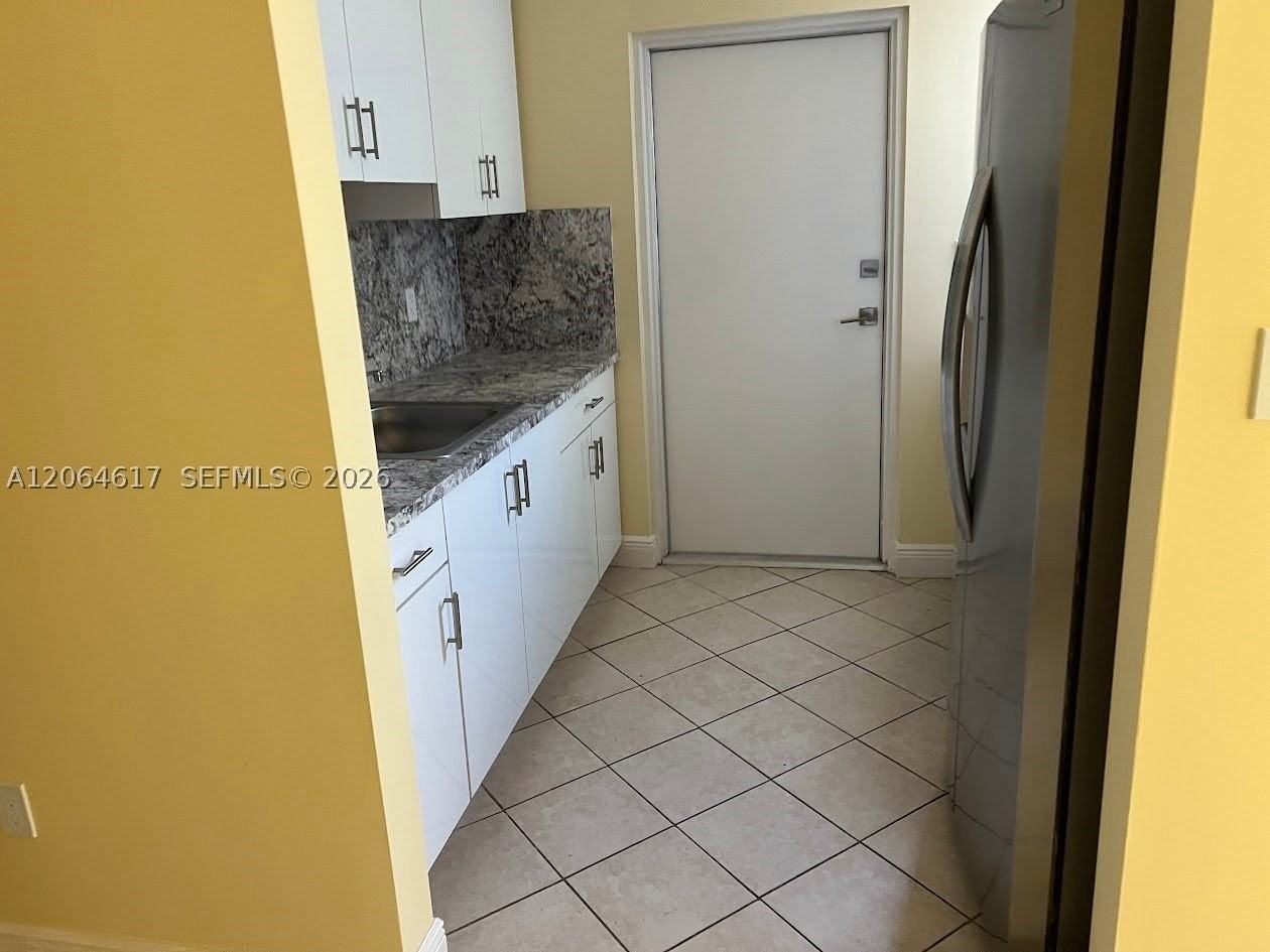 16982 Ne 21st Ave #16982 - Photo 6 of 14