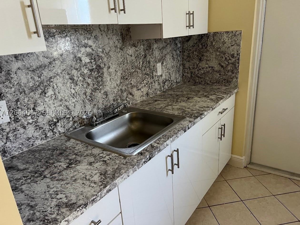 16982 Ne 21st Ave #16982 - Photo 7 of 14
