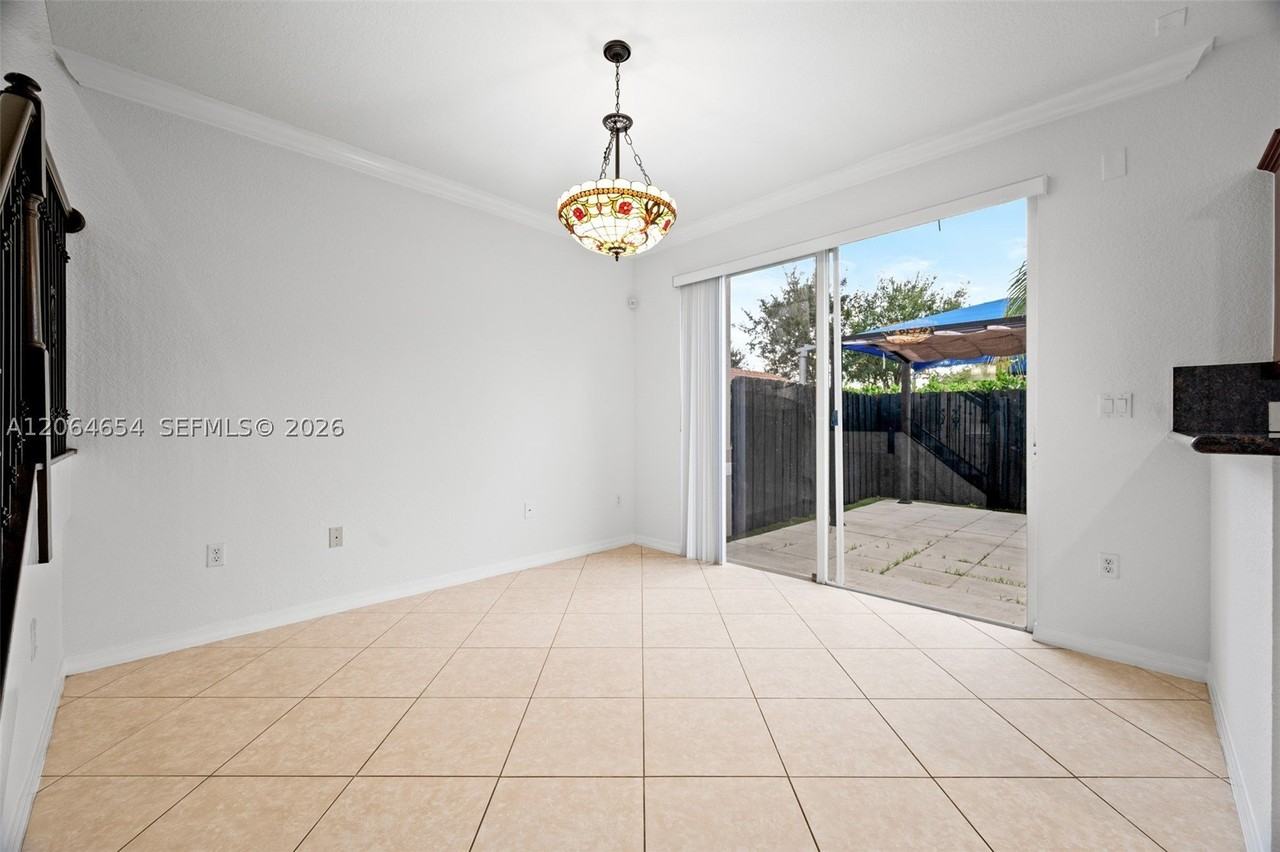 12392 Sw 124th Ter - Photo 7 of 28