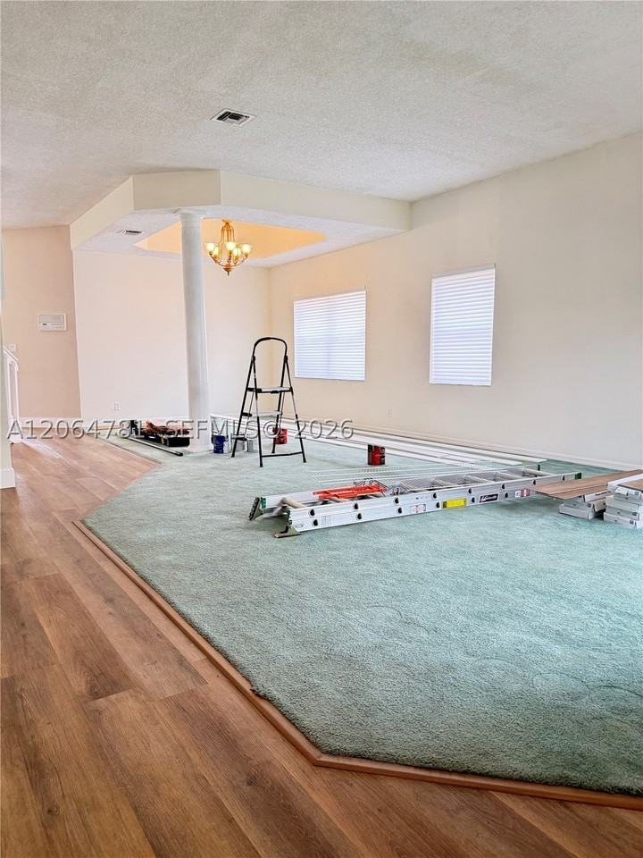 18414 Nw 9th St - Photo 2 of 21