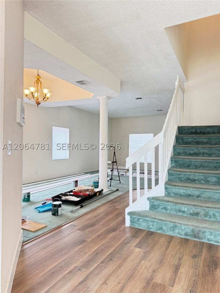 18414 Nw 9th St - Photo 4 of 21