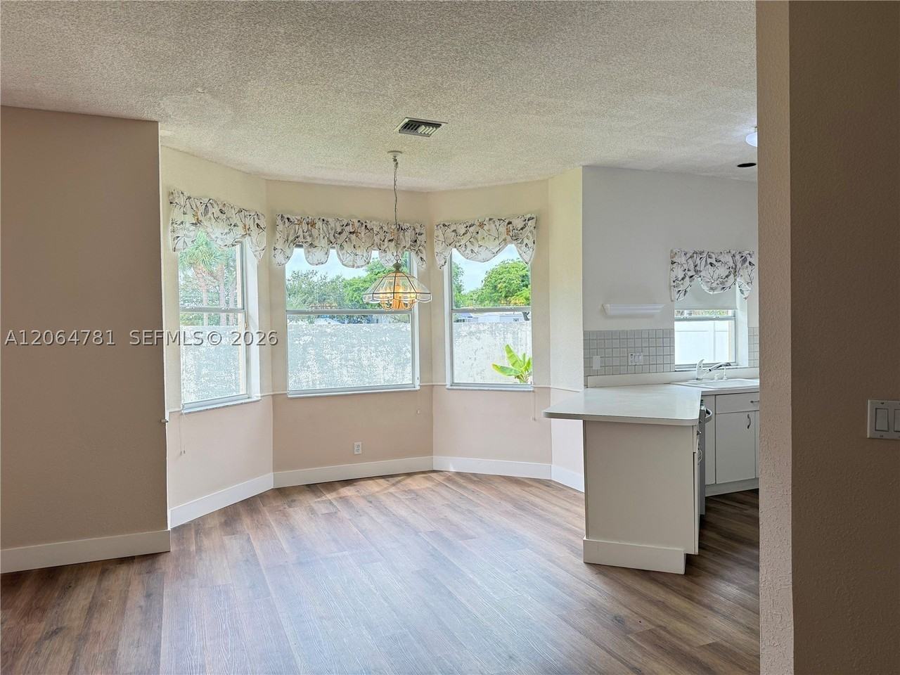 18414 Nw 9th St - Photo 7 of 21