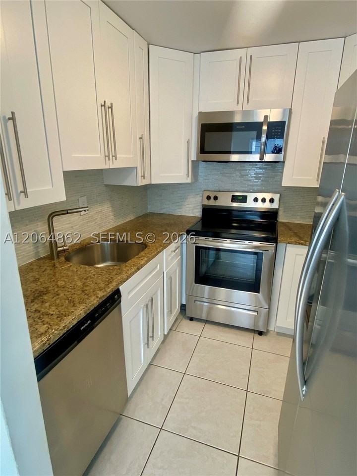 3536 Ne 168th St #301 - Photo 4 of 22