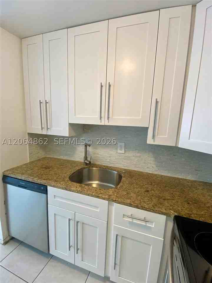 3536 Ne 168th St #301 - Photo 5 of 22
