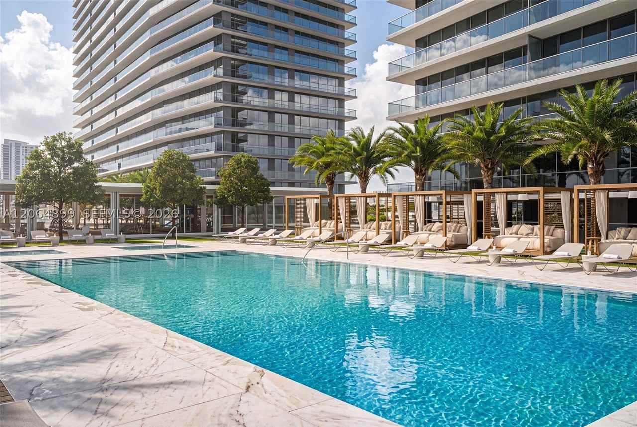 1179 E Hallandale Beach Blvd #302 - Photo 3 of 25