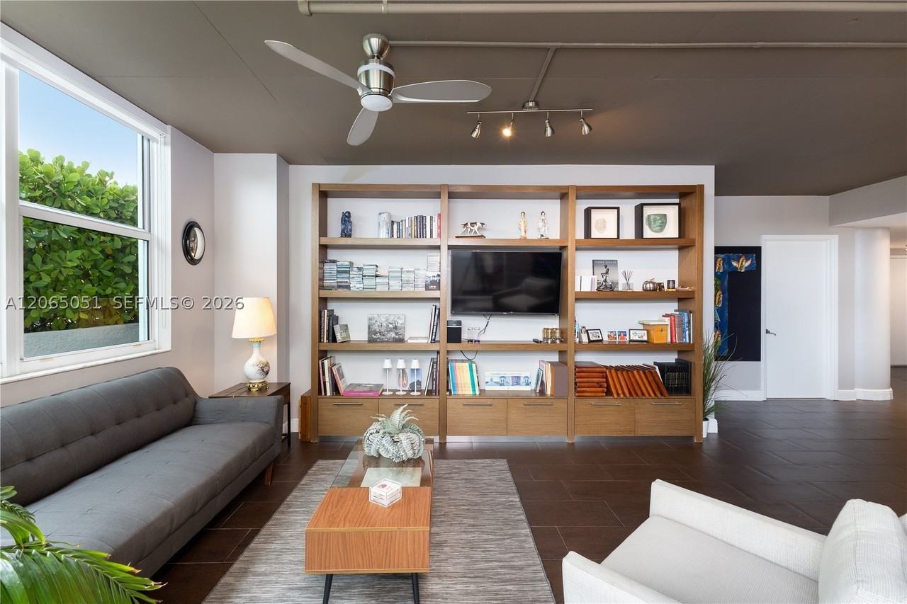3180 Sw 22nd St #501 - Photo 6 of 36