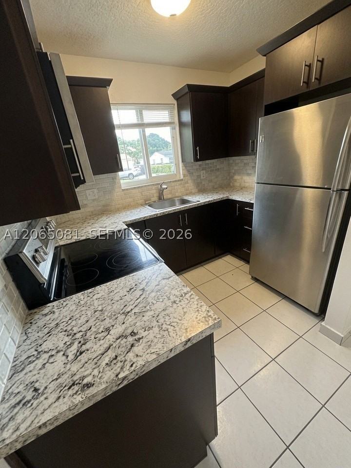 3610 Sw 87th Pl #3610 - Photo 6 of 10