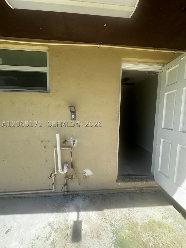 26447 Sw 139th Ave #26447 - Photo 4 of 15