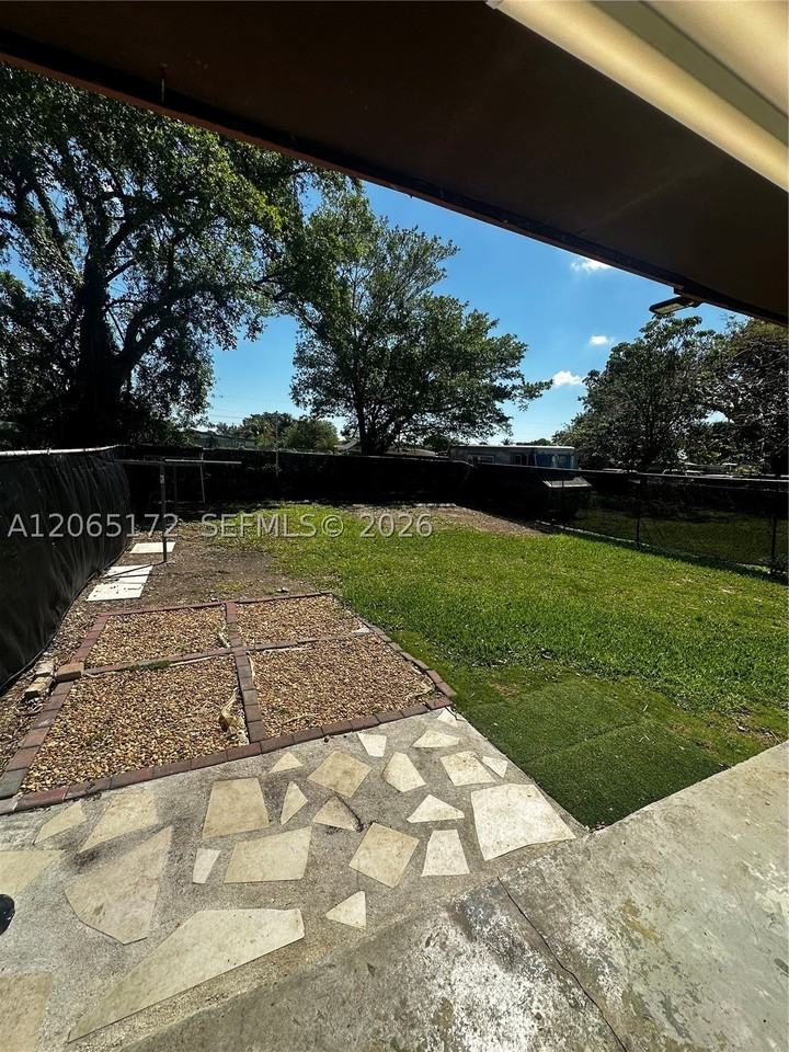 26447 Sw 139th Ave #26447 - Photo 5 of 15