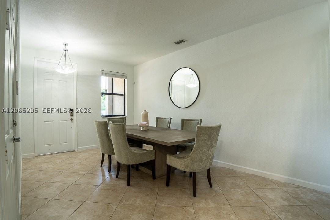 6943 Halton Park Ln - Photo 6 of 37
