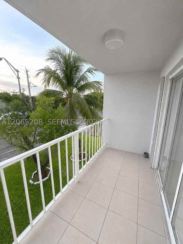 555 Ne 123rd St #215D - Photo 6 of 16