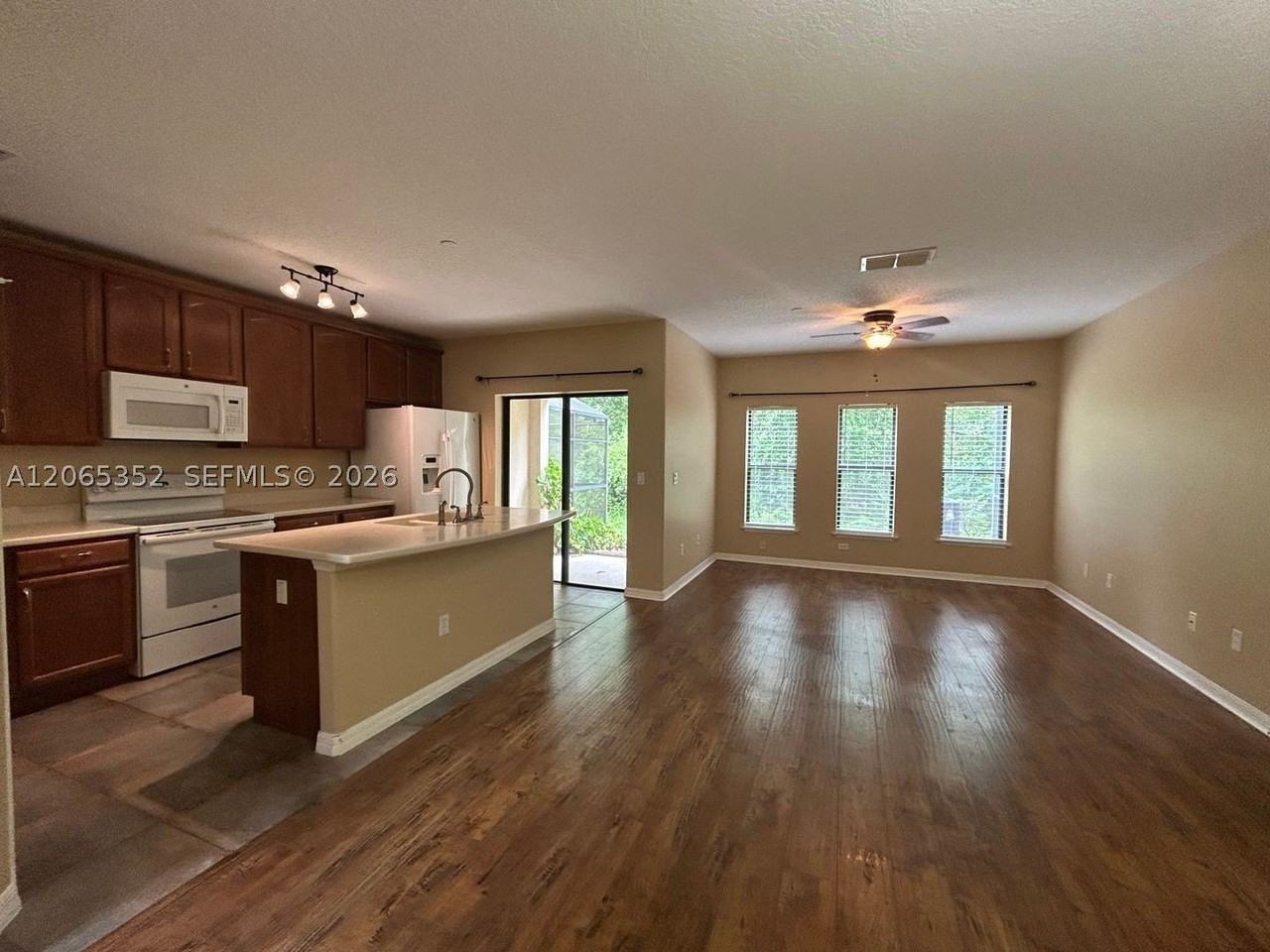 6018 Tivoli Gardens Blvd - Photo 4 of 16