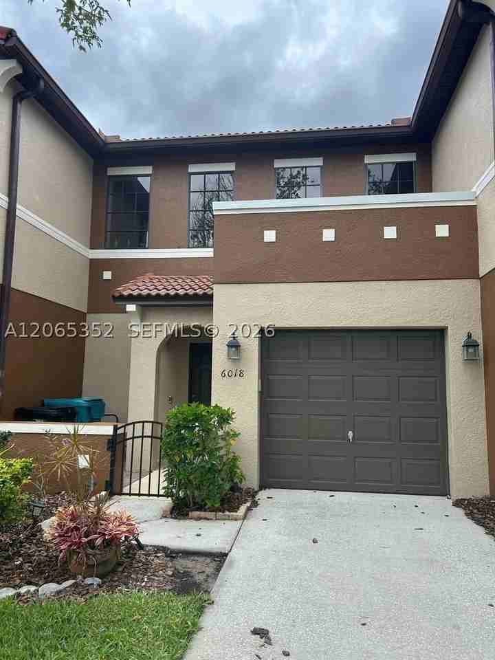 6018 Tivoli Gardens Blvd - Photo 7 of 16