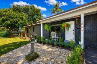 300 Nw 28th St - Photo 1 of 1